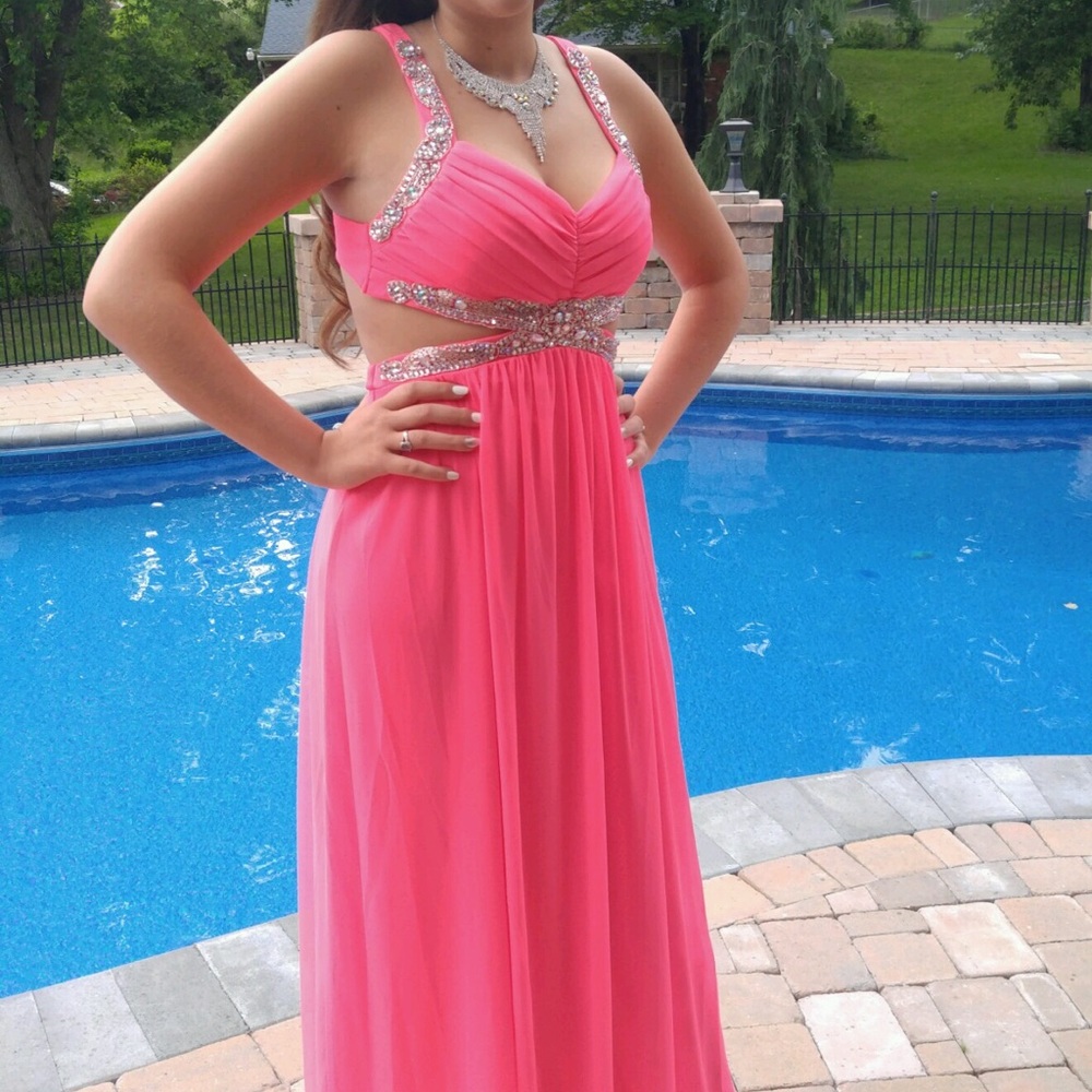 Coral/ pink prom dress